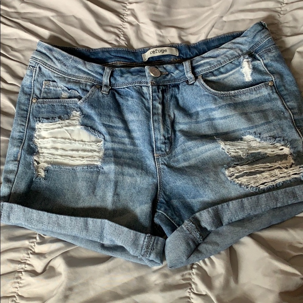 refuge ripped shorts